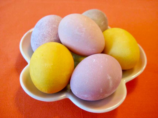 natural-dye-eggs.jpg